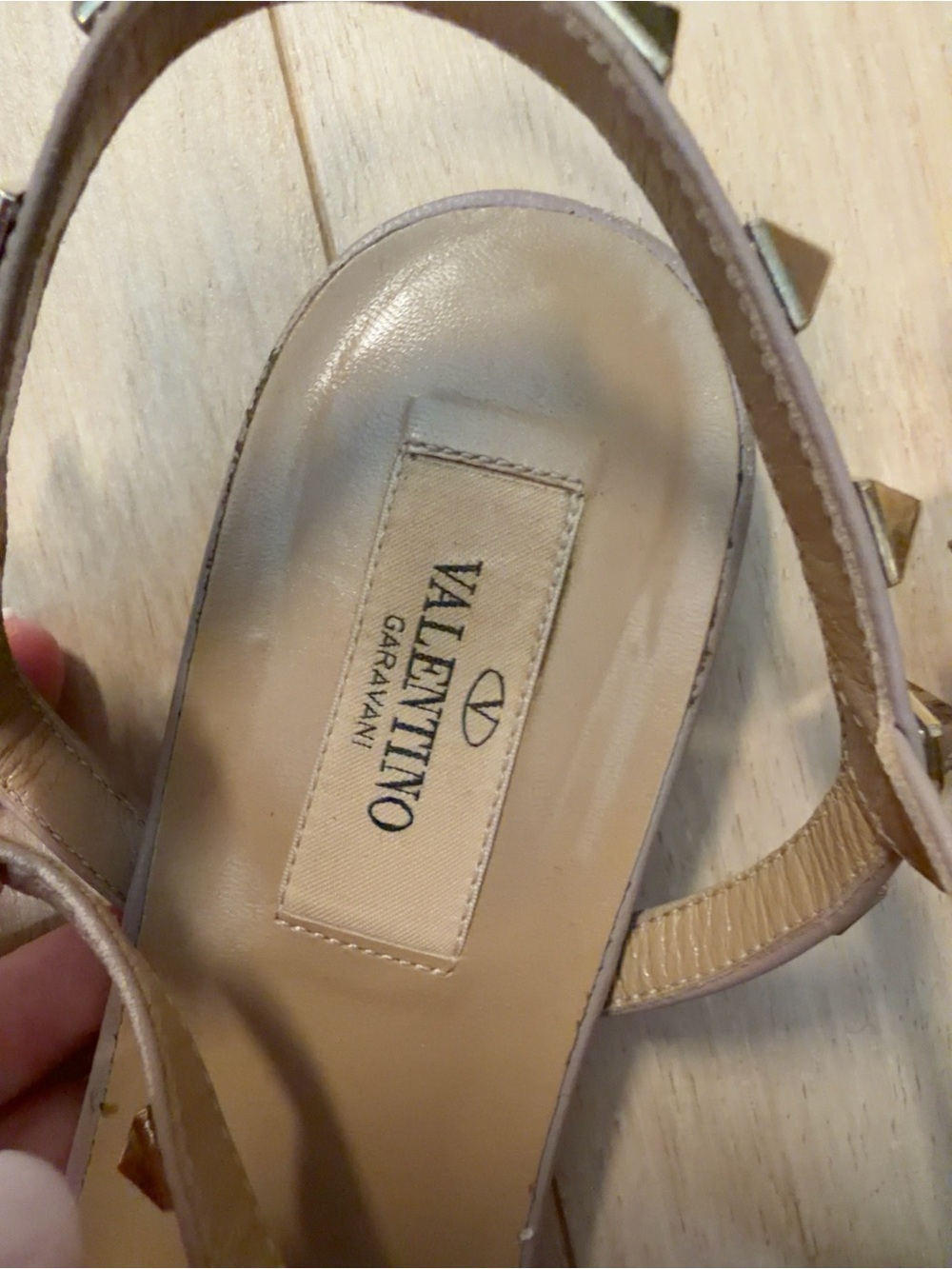 Valentino Garavani Nude Pink Rockstud T-Strap Sandals - Picture 2 of 6